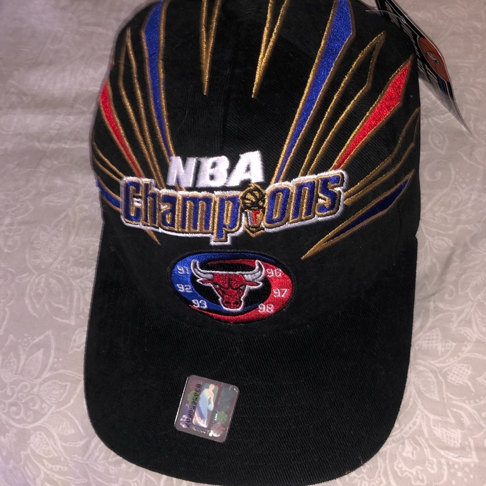 STARTER NBA Champions Chicago Bulls velcro hat 90s